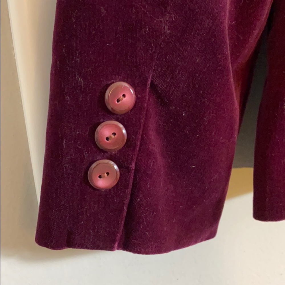 4/$20! Dillard’s Burgundy Velvet Blazer - Picture 9 of 9